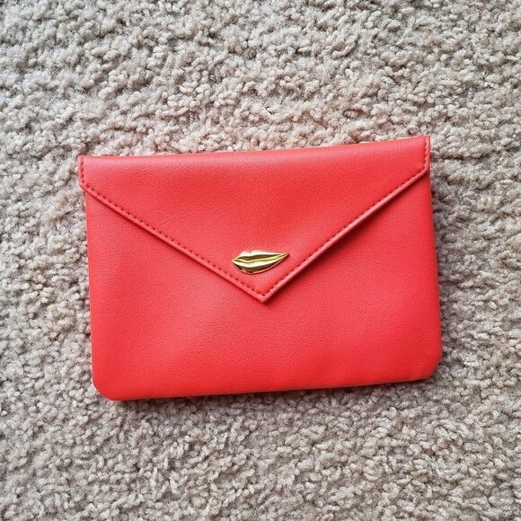 IPSY Sealed With a kiss Red Envelope Glam Bag NWOT - Picture 2 of 4